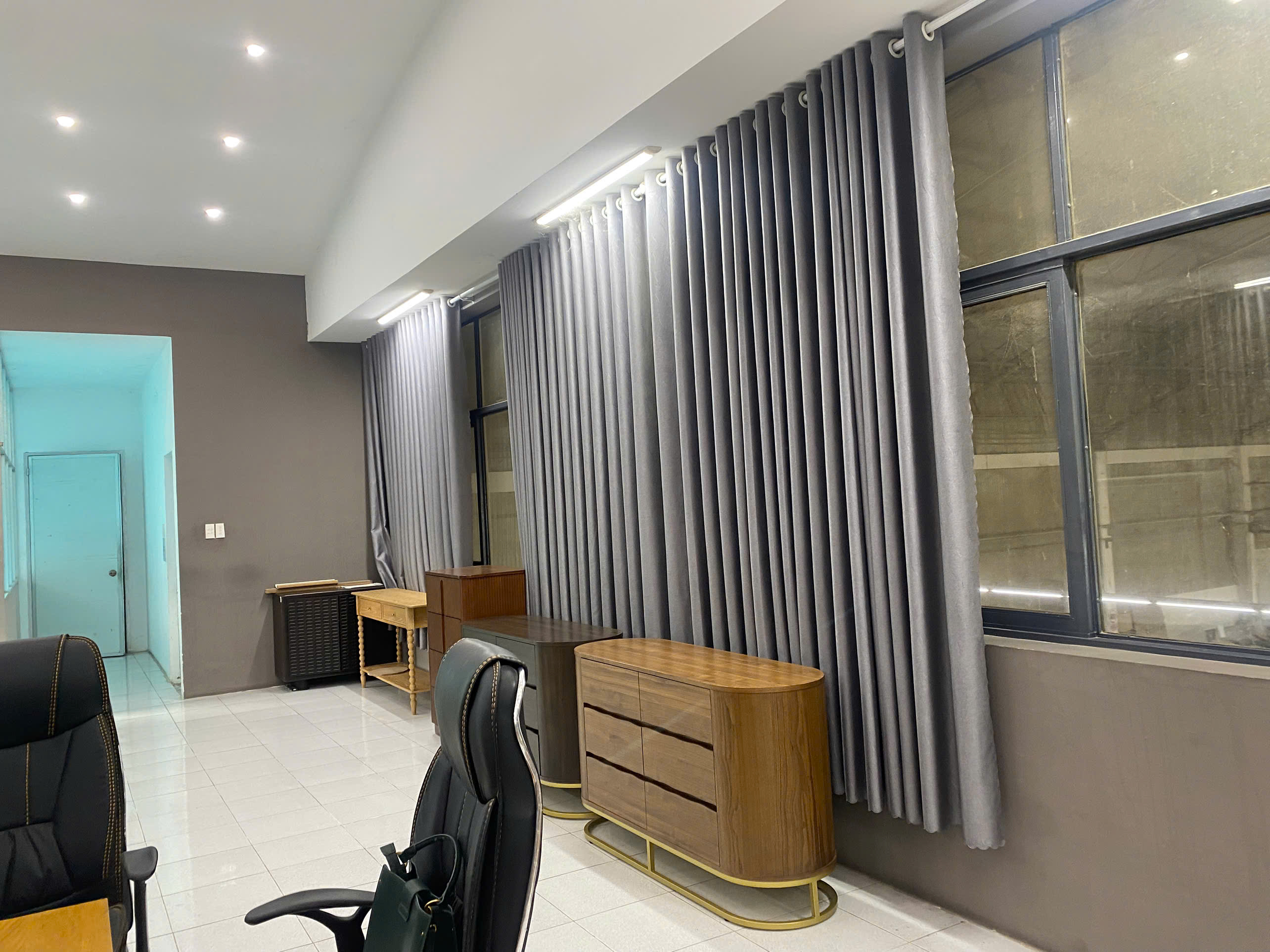 Sample room 1.jpg